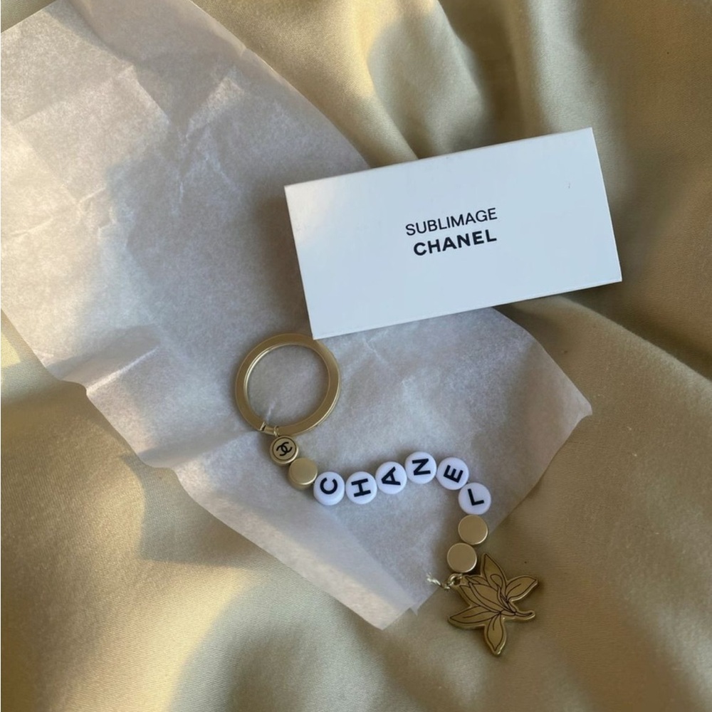 Chanel beauty gift Keychain - Picture 3 of 6